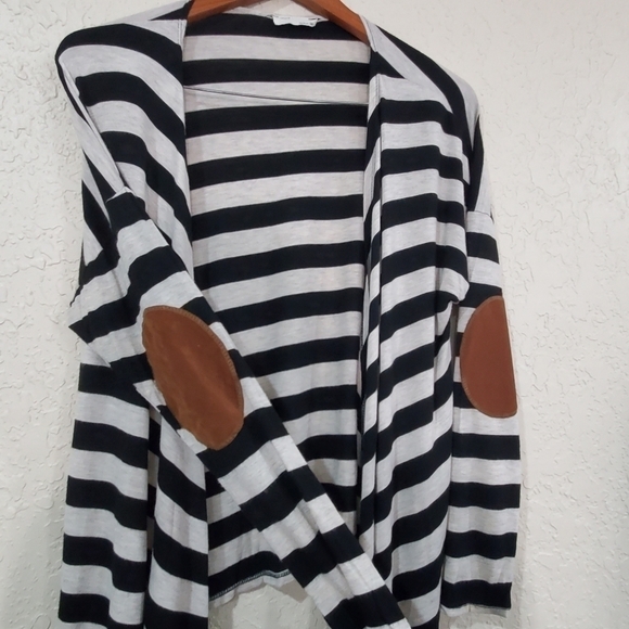 22nd By Balance Black White Striped Open Front Waterfall Cardigan Size Medium - Picture 3 of 9